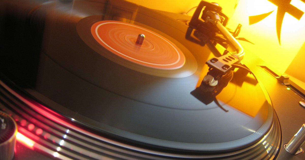 Historys Greatest Hits Match The Music To The Era - danyiz3
