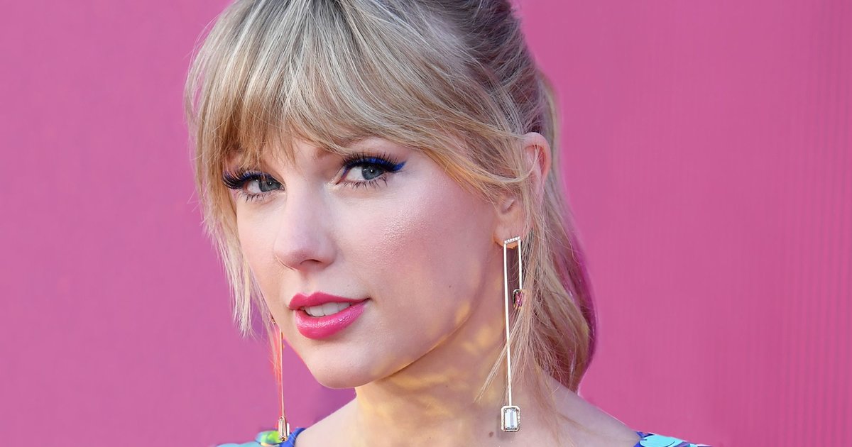 Is swift as an. Тейлор свифт шейк. taylor swift shake it off. shake it off taylor swift текст.