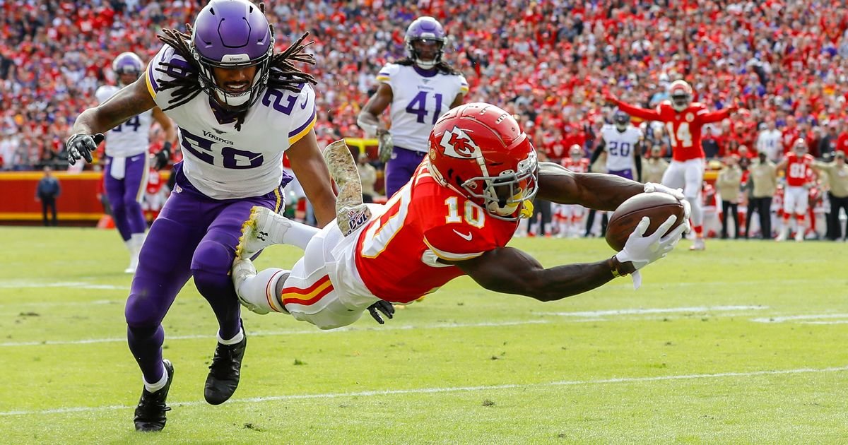 Higher or Lower NFL Touchdowns Quiz By gamelord2007