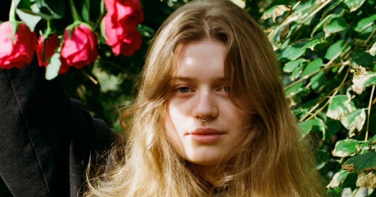 I wanna be your girlfriend girl in red Quiz By vicms