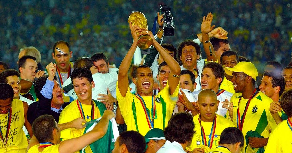 Beautiful Marquinhos Equals Roberto Carlos For Most Champions League Appearances By A Brazilian Abstract for Desktop Beautiful Marquinhos Equals Roberto Carlos For Most Champions League Appearances By A Brazilian Abstract for Desktop