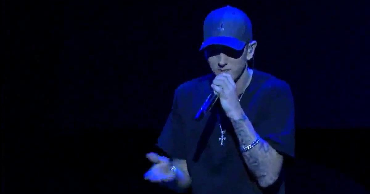 The Real Eminem The Mystery Behind His Expression Why He Never Smiles Behind The Scenes - 305d8bv