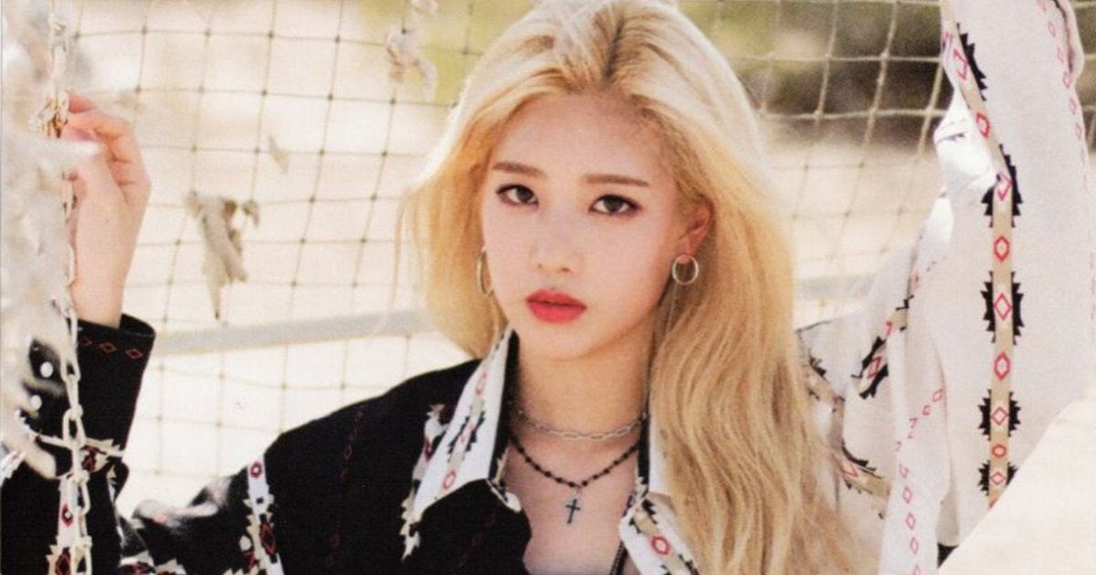 Loona Front english lyrics in 'girl front' by loona oec Quiz - By luvchoerrymotion
