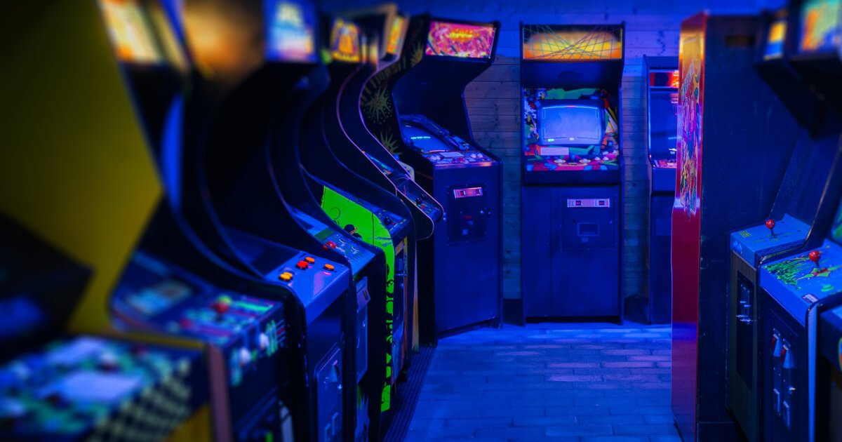 Real or AI Generated Images IV: Arcade Games Quiz - By Skrimplex