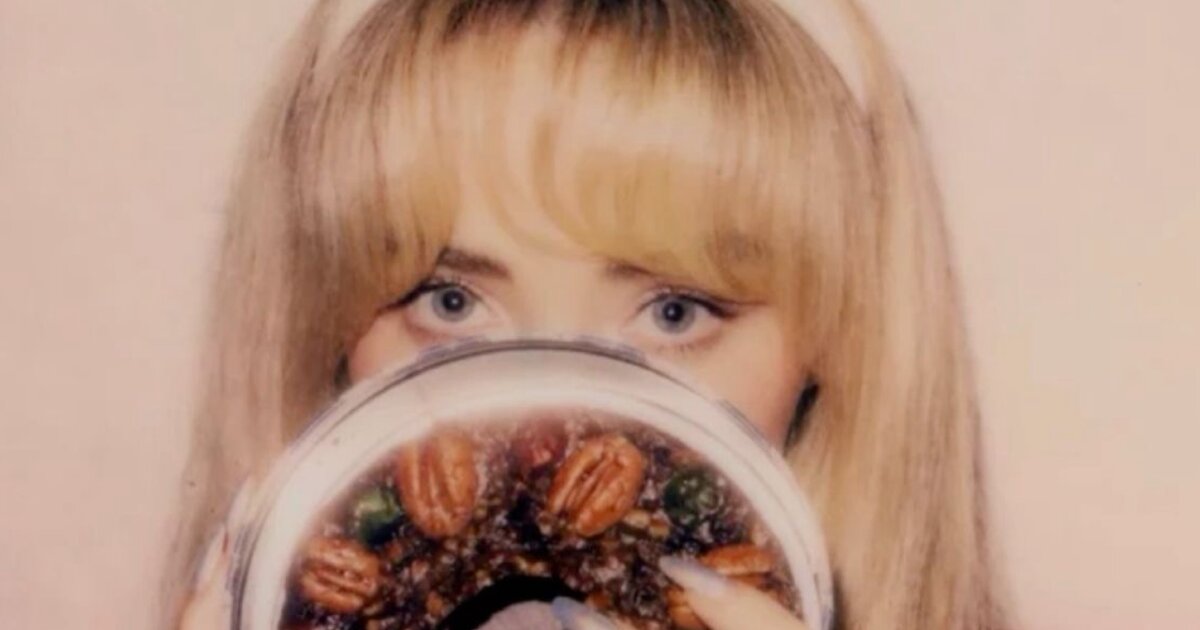 Sabrina Carpenter — A Nonsense Christmas Lyrics Quiz By lietogirlss