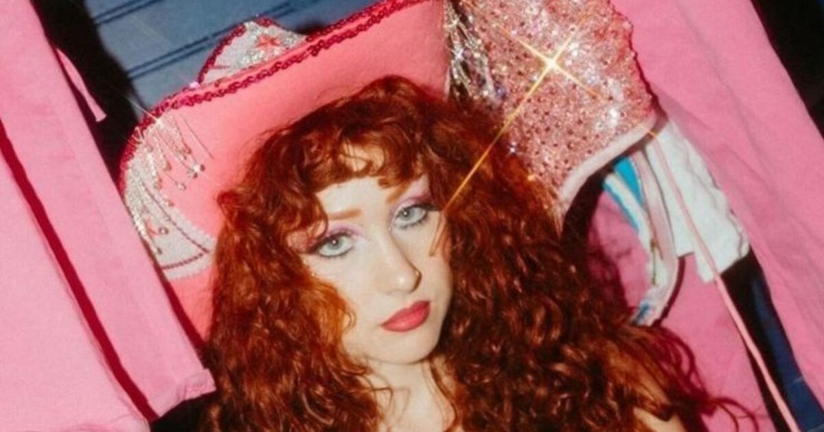 Chappell Roan 'Pink Pony Club' lyrics Quiz - By sabrina_liv