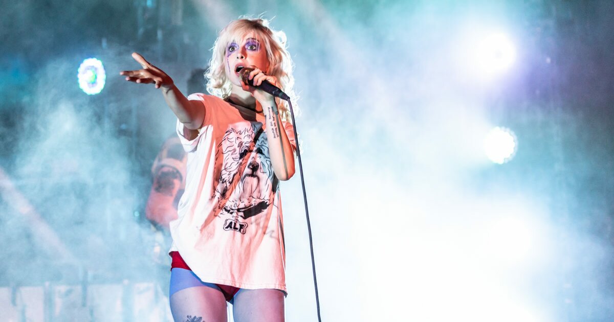 Paramore Pick Quick Pick: Paramore Song Title Endings Quiz - By lolshortee